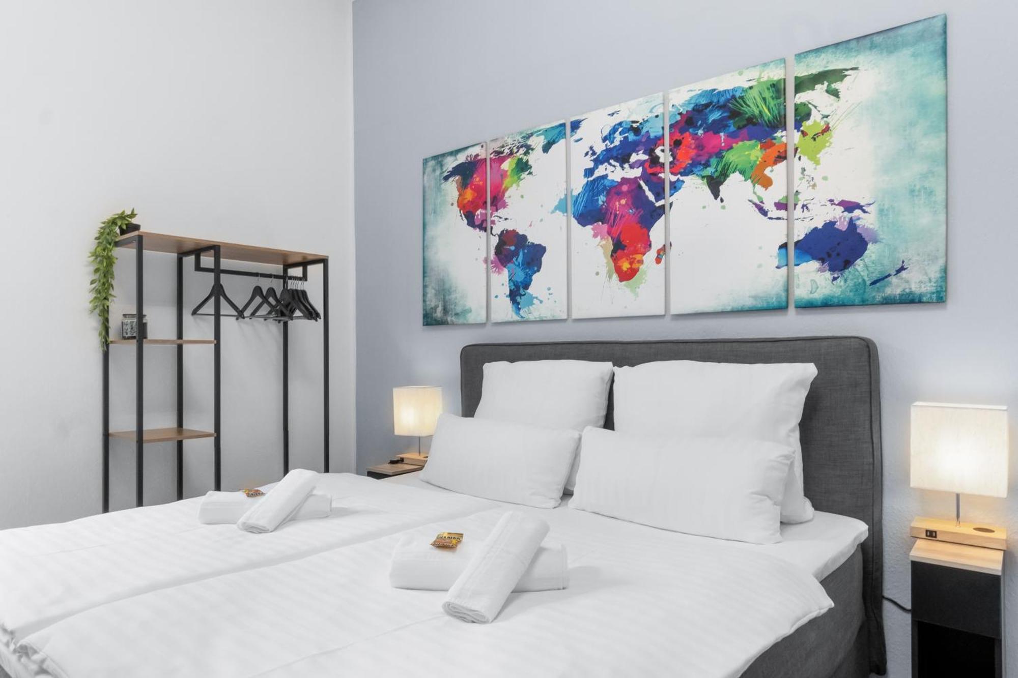 Tolles Design, Hochwertig, Vollausstattung, 3 Zimmer, Grosses Bad & Gaeste-Wc, Grosse Kueche, 3 X Smart Tv, 11 Min Zum Hbf Duisburg Exteriör bild