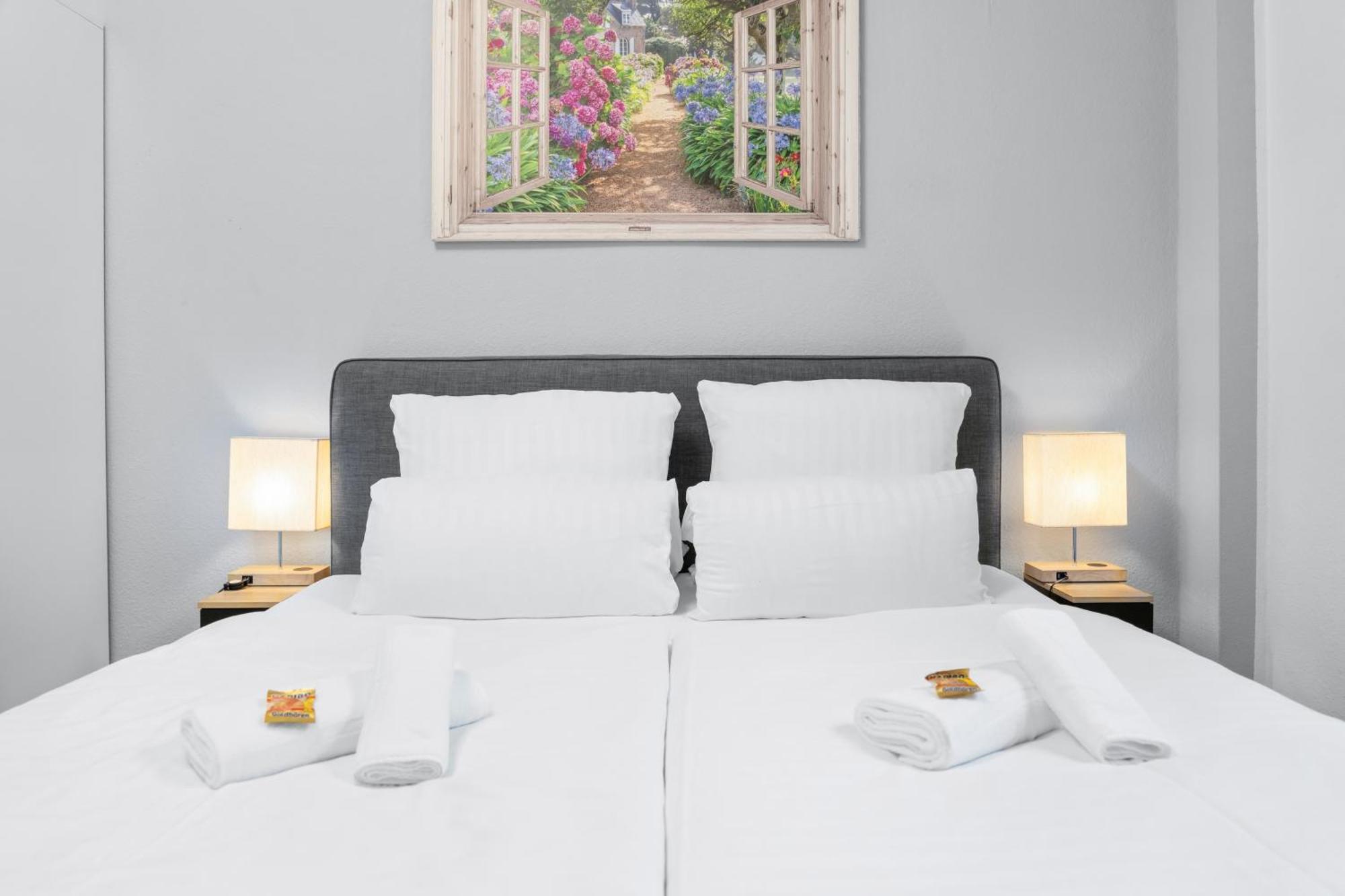 Tolles Design, Hochwertig, Vollausstattung, 3 Zimmer, Grosses Bad & Gaeste-Wc, Grosse Kueche, 3 X Smart Tv, 11 Min Zum Hbf Duisburg Exteriör bild