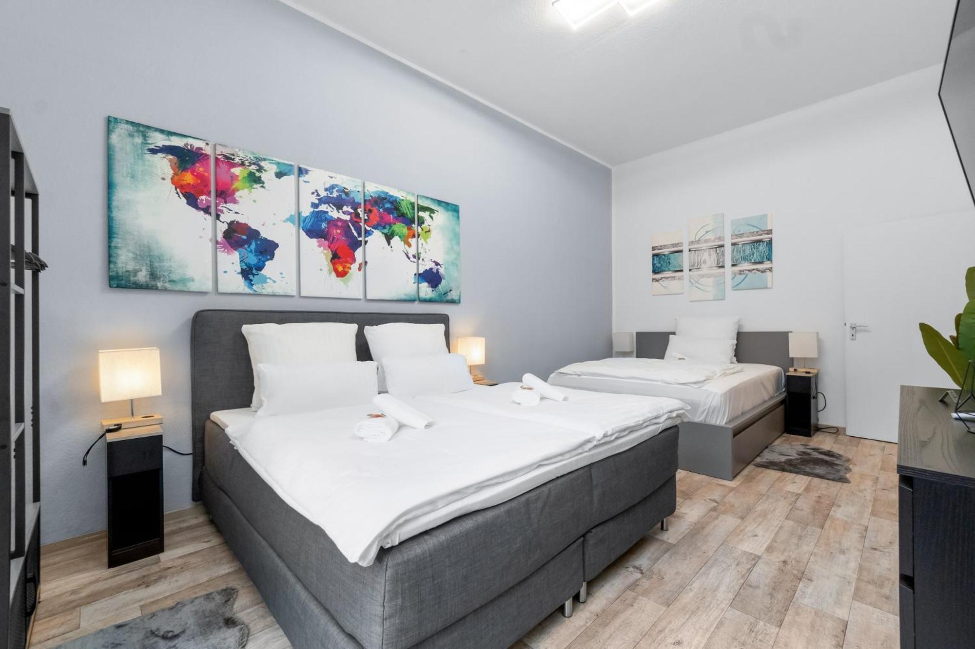 Tolles Design, Hochwertig, Vollausstattung, 3 Zimmer, Grosses Bad & Gaeste-Wc, Grosse Kueche, 3 X Smart Tv, 11 Min Zum Hbf Duisburg Exteriör bild