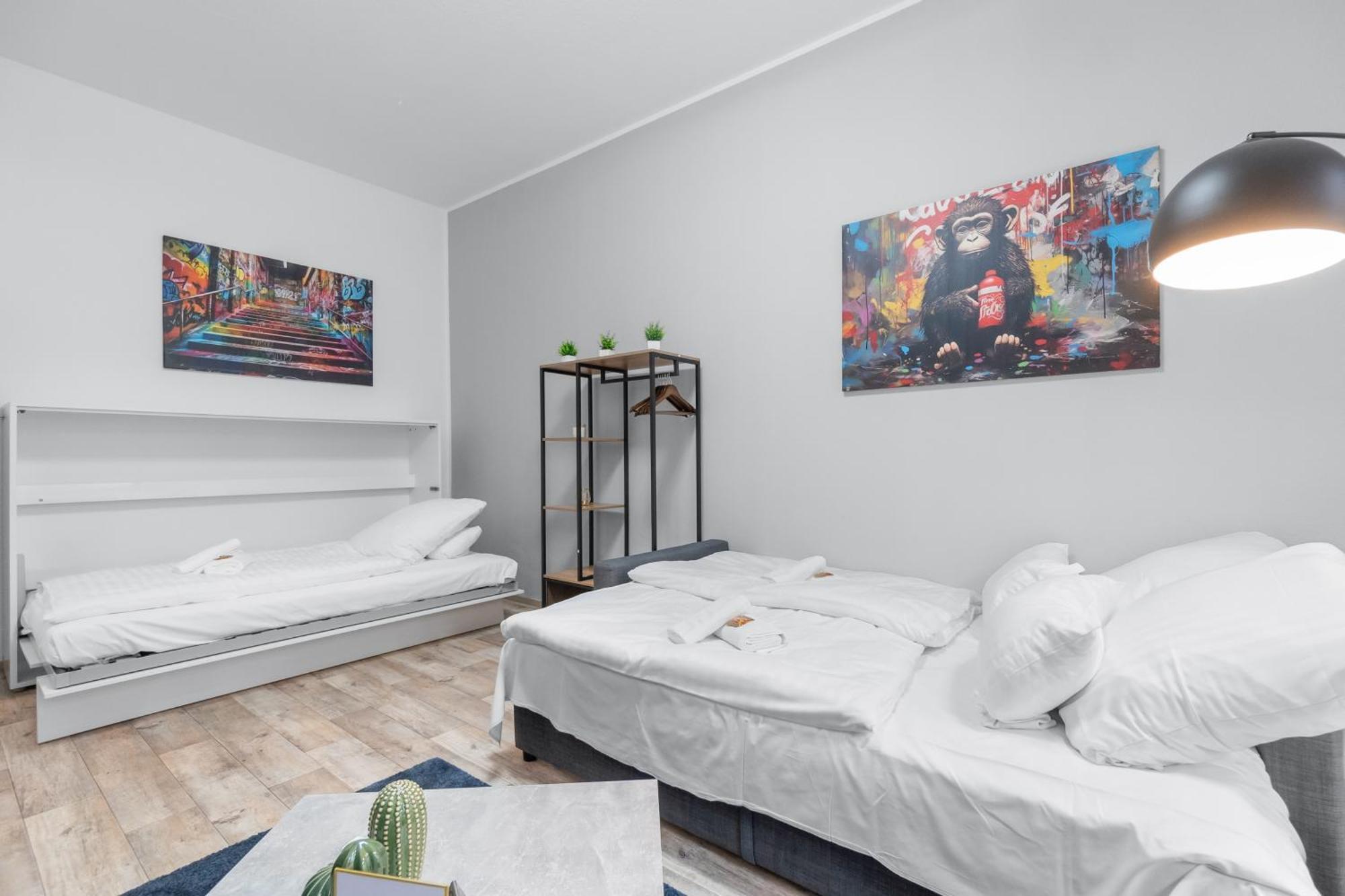 Tolles Design, Hochwertig, Vollausstattung, 3 Zimmer, Grosses Bad & Gaeste-Wc, Grosse Kueche, 3 X Smart Tv, 11 Min Zum Hbf Duisburg Exteriör bild