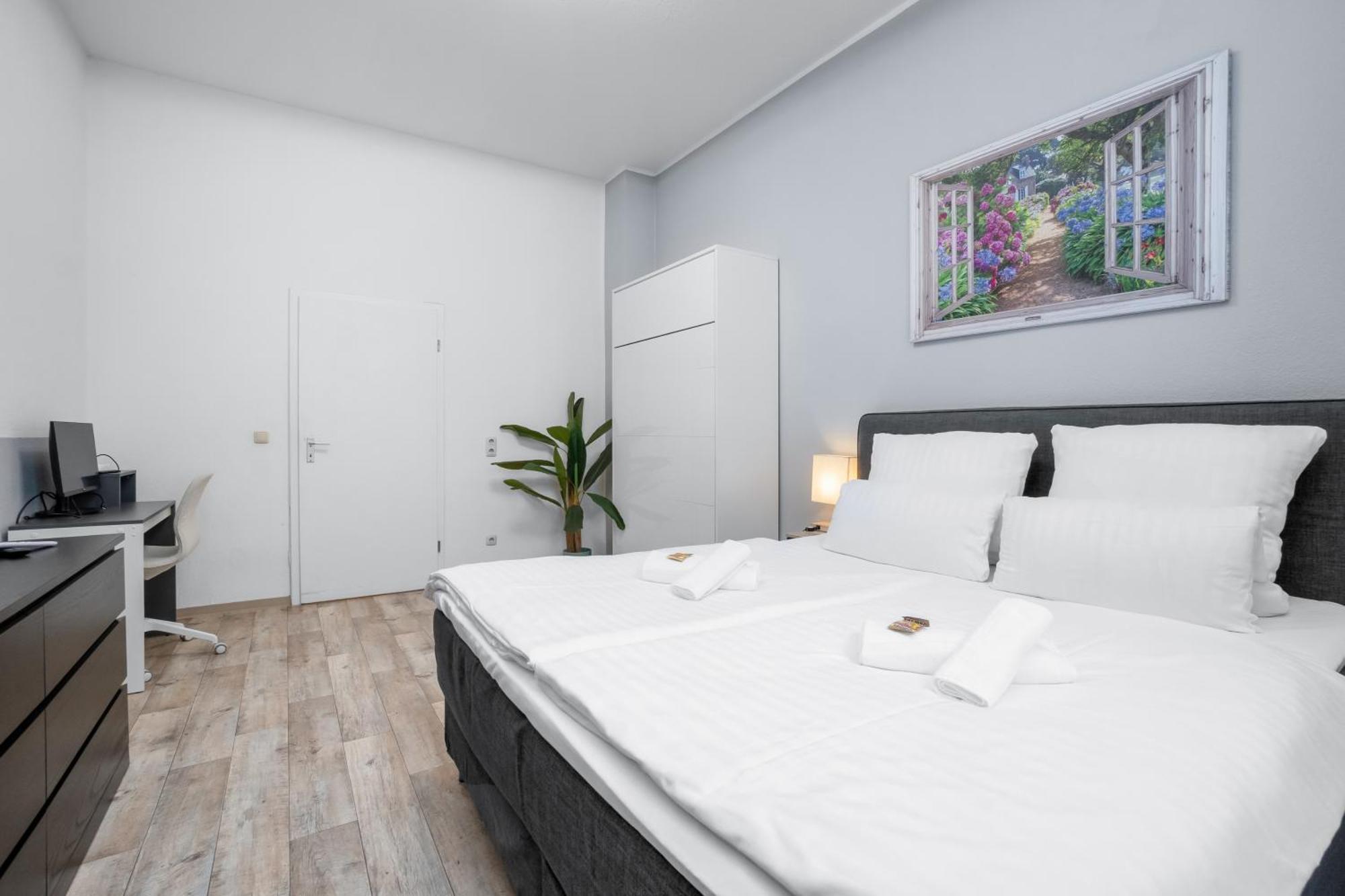 Tolles Design, Hochwertig, Vollausstattung, 3 Zimmer, Grosses Bad & Gaeste-Wc, Grosse Kueche, 3 X Smart Tv, 11 Min Zum Hbf Duisburg Exteriör bild