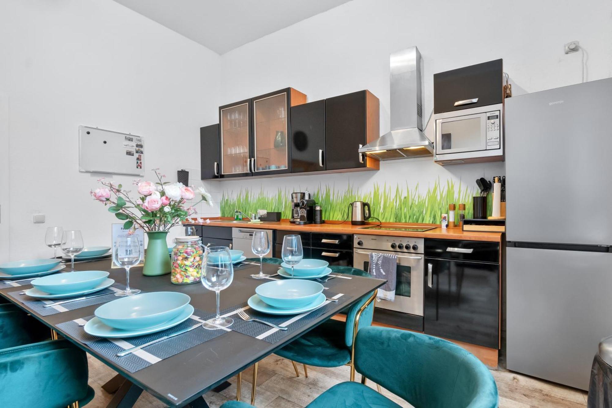 Tolles Design, Hochwertig, Vollausstattung, 3 Zimmer, Grosses Bad & Gaeste-Wc, Grosse Kueche, 3 X Smart Tv, 11 Min Zum Hbf Duisburg Exteriör bild