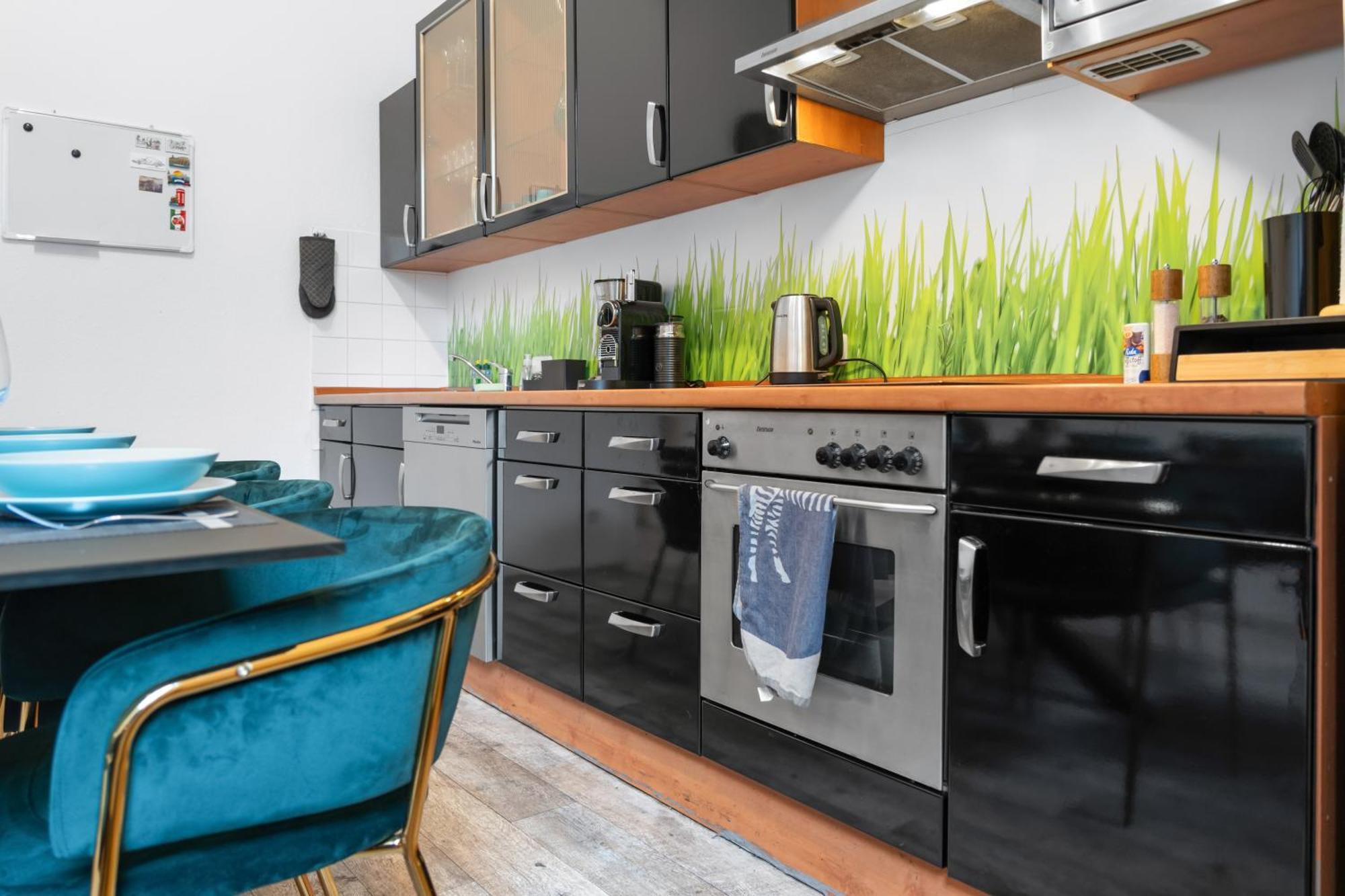 Tolles Design, Hochwertig, Vollausstattung, 3 Zimmer, Grosses Bad & Gaeste-Wc, Grosse Kueche, 3 X Smart Tv, 11 Min Zum Hbf Duisburg Exteriör bild