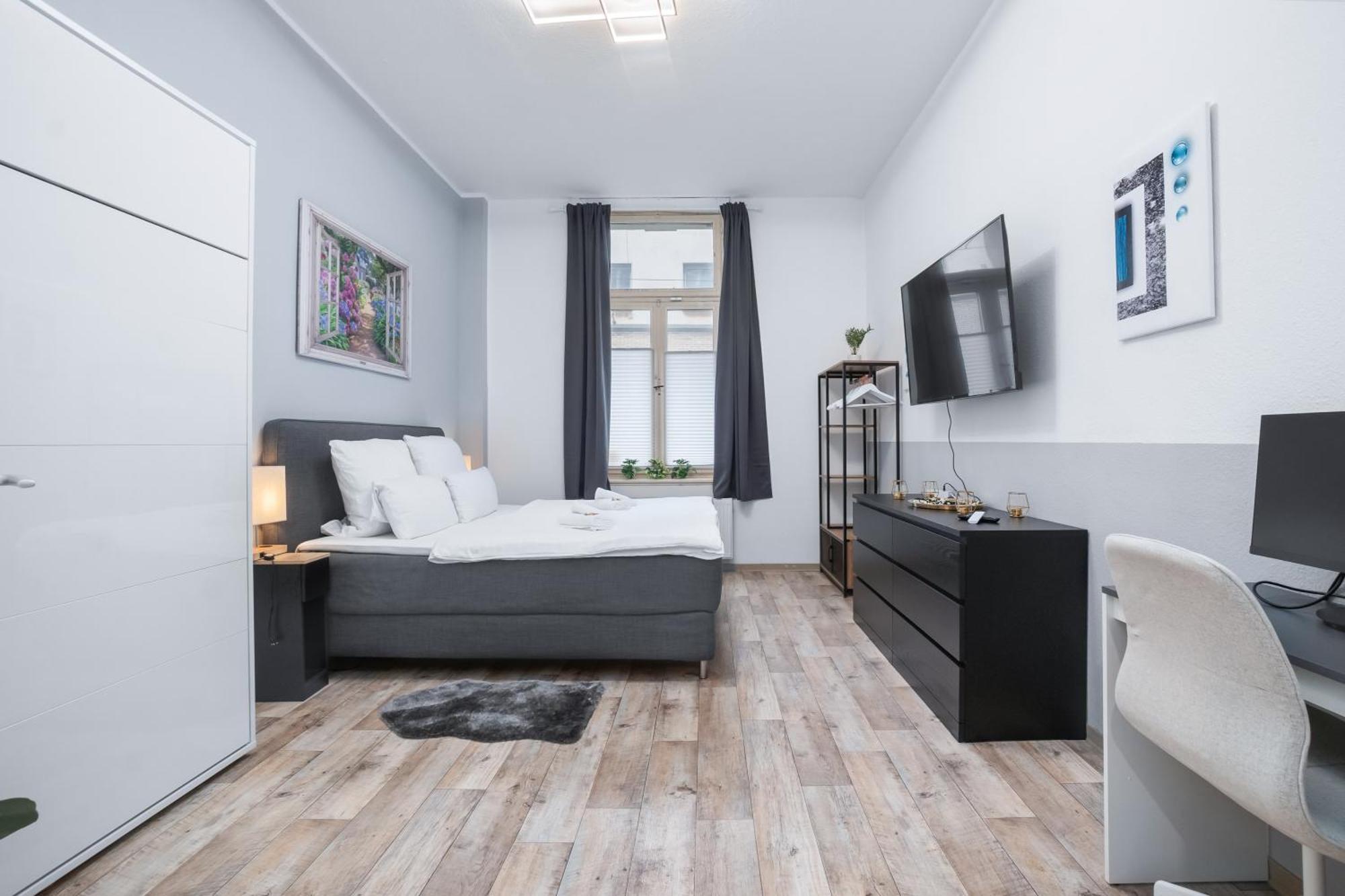 Tolles Design, Hochwertig, Vollausstattung, 3 Zimmer, Grosses Bad & Gaeste-Wc, Grosse Kueche, 3 X Smart Tv, 11 Min Zum Hbf Duisburg Exteriör bild